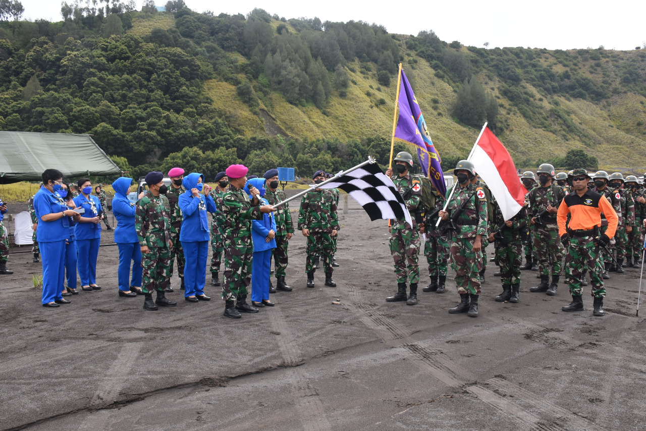 Dankodiklatal Letjen Tni Marinir Suhartono Lepas Limed Etape Bromo Newsinvestigasi